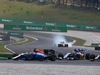 GP MALESIA, 02.10.2016 - Gara, Pascal Wehrlein (GER) Manor Racing MRT05 e Felipe Nasr (BRA) Sauber C34