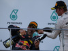 GP MALESIA, 02.10.2016 - Gara, Daniel Ricciardo (AUS) Red Bull Racing RB12 vincitore e terzo Nico Rosberg (GER) Mercedes AMG F1 W07 Hybrid