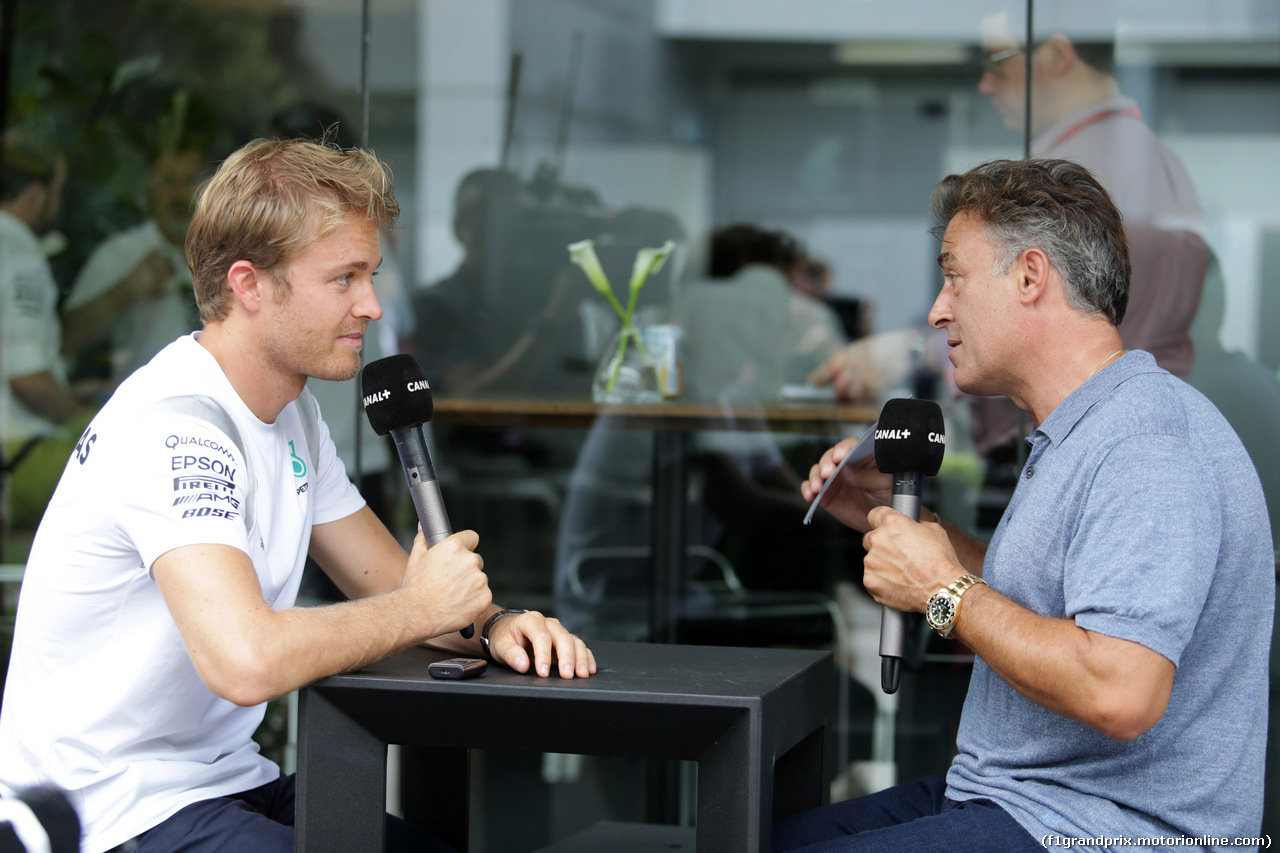 GP MALESIA, 29.09.2016 - Nico Rosberg (GER) Mercedes AMG F1 W07 Hybrid e Jean Alesi (FRA)
