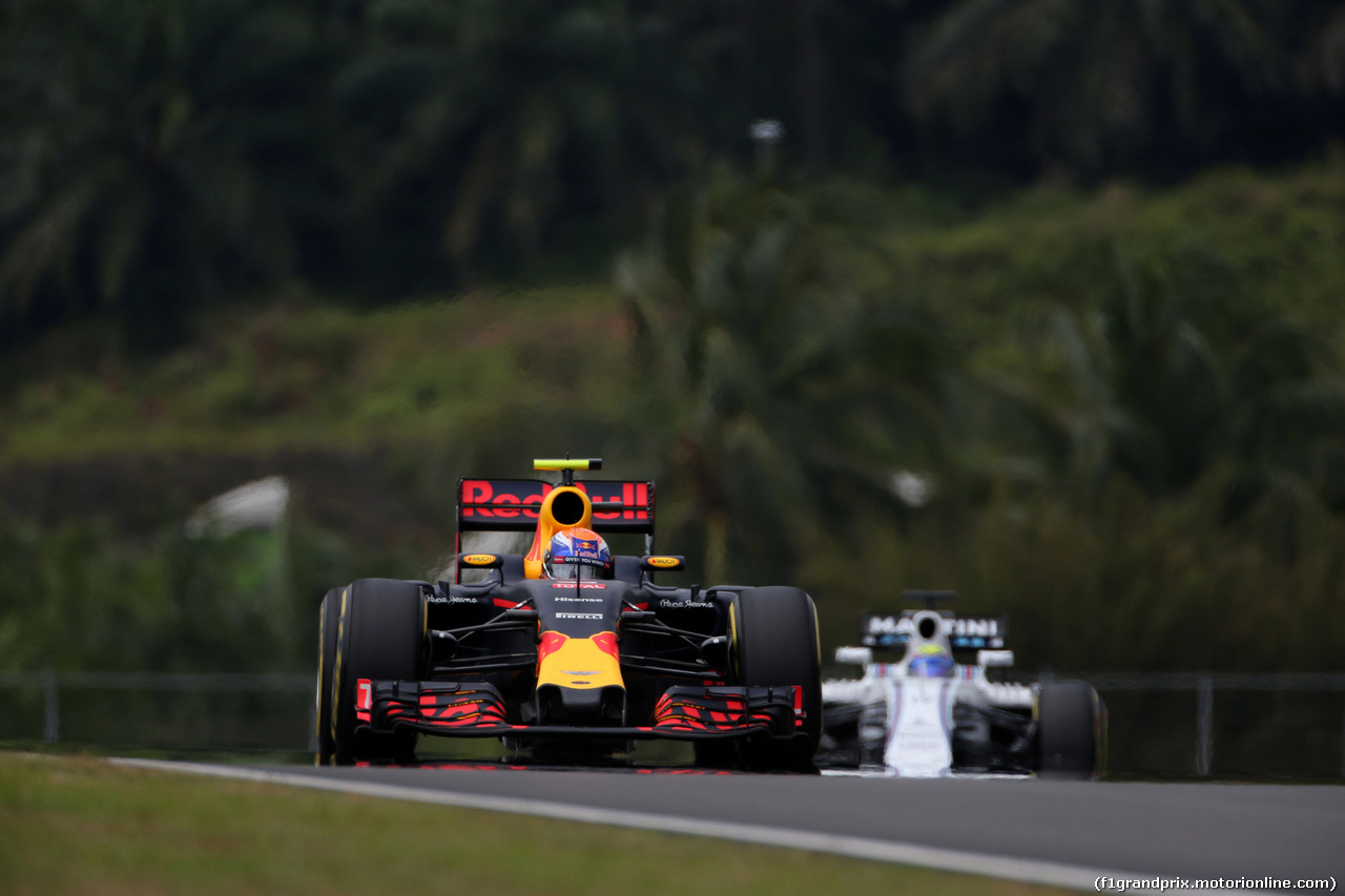 GP MALESIA, 01.10.2016 - Prove Libere 3, Max Verstappen (NED) Red Bull Racing RB12 e Felipe Massa (BRA) Williams FW38