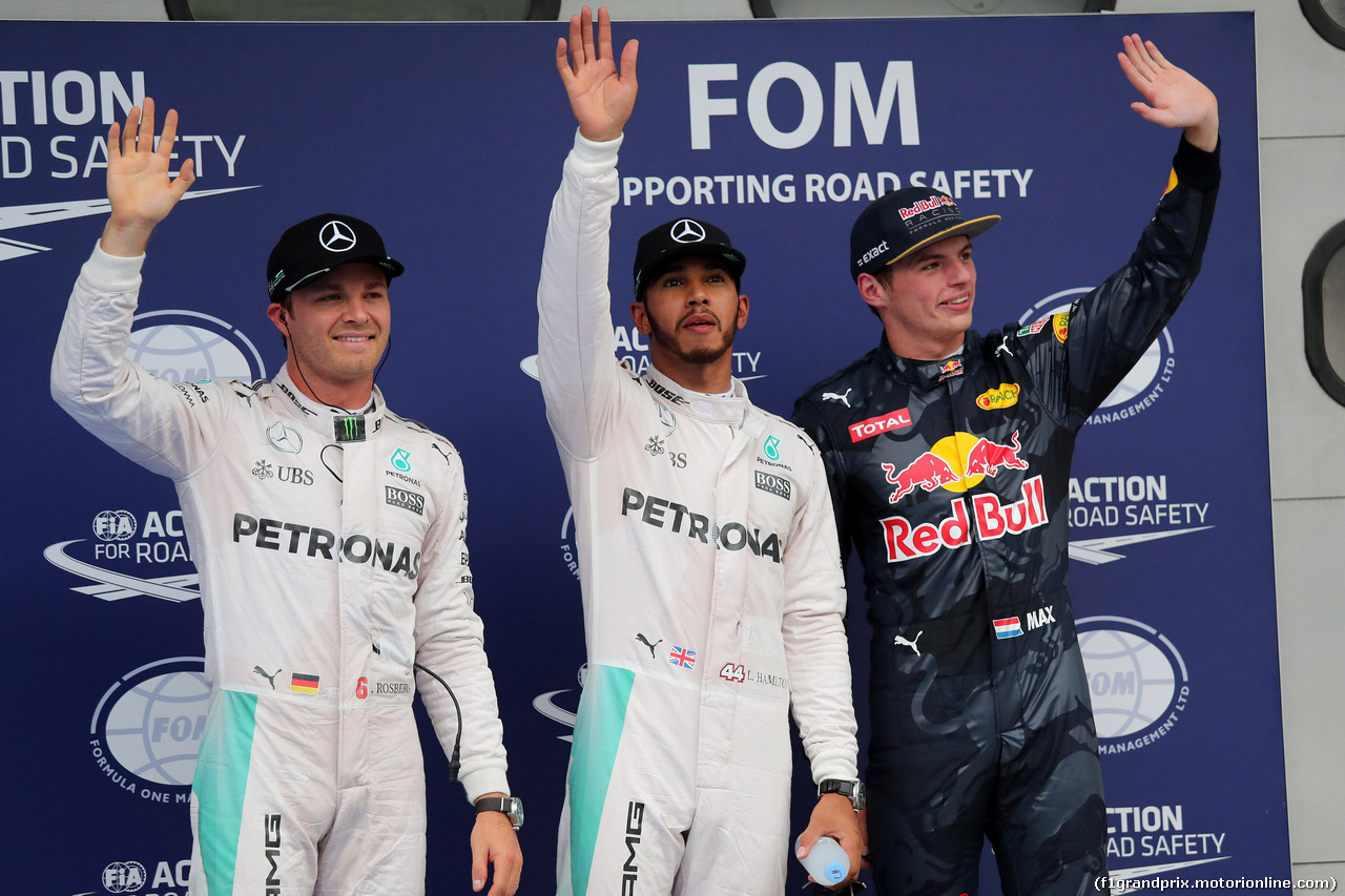 GP MALESIA, 01.10.2016 - Qualifiche, secondo Nico Rosberg (GER) Mercedes AMG F1 W07 Hybrid, Lewis Hamilton (GBR) Mercedes AMG F1 W07 Hybrid pole position e terzo Max Verstappen (NED) Red Bull Racing RB12
