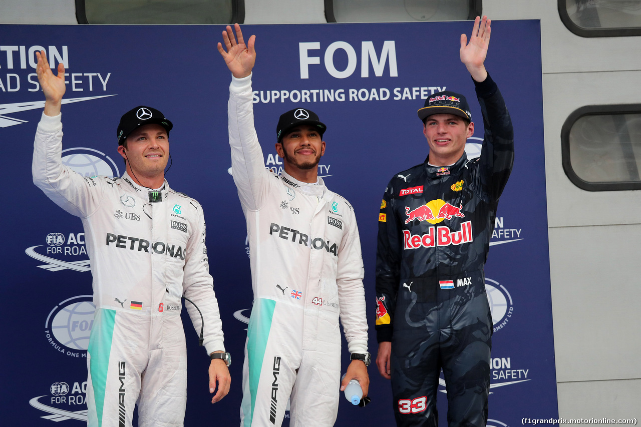 GP MALESIA, 01.10.2016 - Qualifiche, secondo Nico Rosberg (GER) Mercedes AMG F1 W07 Hybrid, Lewis Hamilton (GBR) Mercedes AMG F1 W07 Hybrid pole position e terzo Max Verstappen (NED) Red Bull Racing RB12