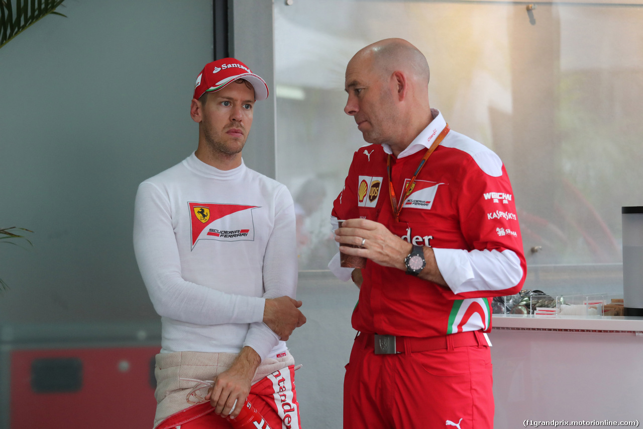 GP MALESIA, 01.10.2016 - Sebastian Vettel (GER) Ferrari SF16-H e Jock Clear (GBR) Ferrari Engineering Director