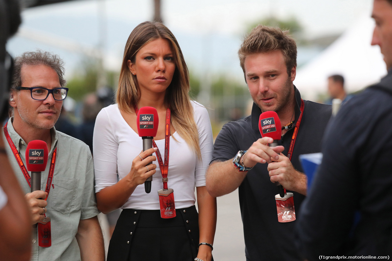 GP MALESIA, 01.10.2016 - Jean-Eric Vergne (FRA) Ferrari reserve driver, Federica Masolin, Sky e Davide Valsecchi (ITA), Sky TV