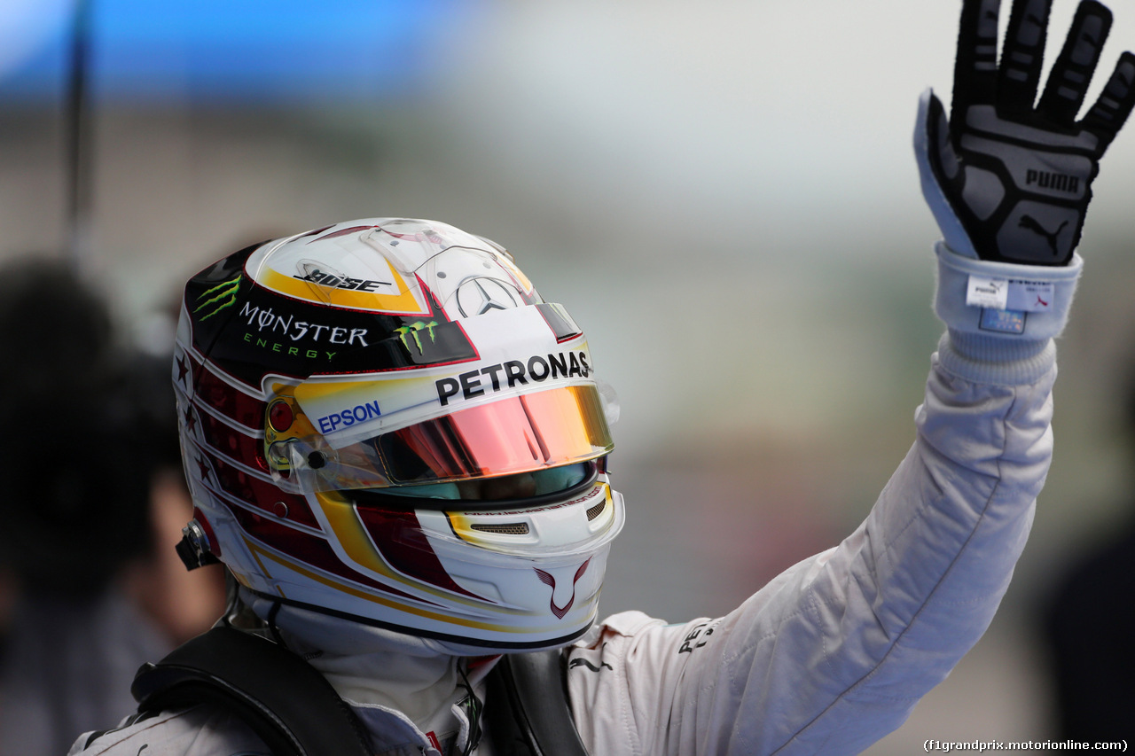 GP MALESIA, 01.10.2016 - Qualifiche, Lewis Hamilton (GBR) Mercedes AMG F1 W07 Hybrid pole position