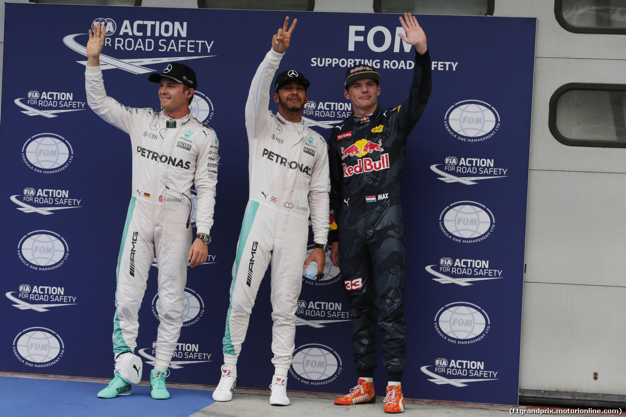 GP MALESIA, 01.10.2016 - Qualifiche, secondo Nico Rosberg (GER) Mercedes AMG F1 W07 Hybrid e Lewis Hamilton (GBR) Mercedes AMG F1 W07 Hybrid pole position, terzo Max Verstappen (NED) Red Bull Racing RB12