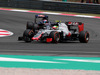 GP MALESIA, 30.09.2016 - Free Practice 2, Esteban Gutierrez (MEX) Haas F1 Team VF-16 davanti a Daniil Kvyat (RUS) Scuderia Toro Rosso STR11