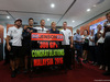 GP MALESIA, 30.09.2016 - Jenson Button (GBR)  McLaren Honda MP4-31 celebrates his 300th GP with Fernando Alonso (ESP) McLaren Honda MP4-31, Daniel Ricciardo (AUS) Red Bull Racing RB12, Marcus Ericsson (SUE) Sauber C34 e Stoffel Vandoorne (BEL) McLaren Test e Reserve Driver
