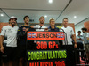 GP MALESIA, 30.09.2016 - Jenson Button (GBR)  McLaren Honda MP4-31 celebrates his 300th GP with fFernando Alonso (ESP) McLaren Honda MP4-31, Daniel Ricciardo (AUS) Red Bull Racing RB12, Marcus Ericsson (SUE) Sauber C34 e Stoffel Vandoorne (BEL) McLaren Test e Reserve Driver