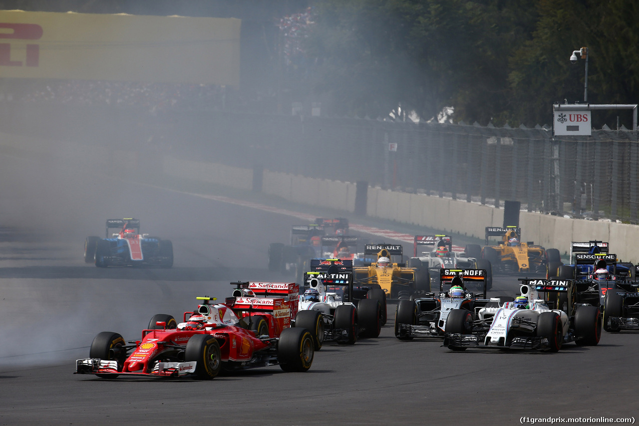 GP MESSICO, 30.10.2016 - Gara, Start of the race, Kimi Raikkonen (FIN) Ferrari SF16-H