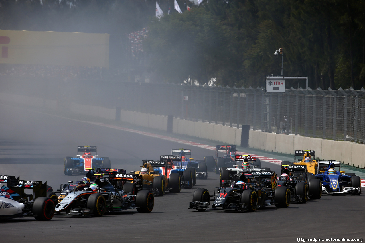 GP MESSICO, 30.10.2016 - Gara, Start of the race, Fernando Alonso (ESP) McLaren Honda MP4-31