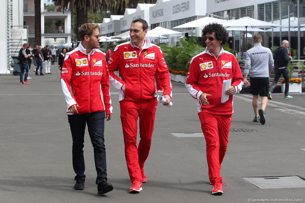 GP MESSICO, 27.10.2016 - Sebastian Vettel (GER) Ferrari SF16-H e Riccardo Adami (ITA) Ferrari Gara Engineer