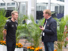 GP MESSICO, 27.10.2016 - Kevin Magnussen (DEN) Renault Sport F1 Team RS16 e Danny Sullivan (USA) , FIA Steward