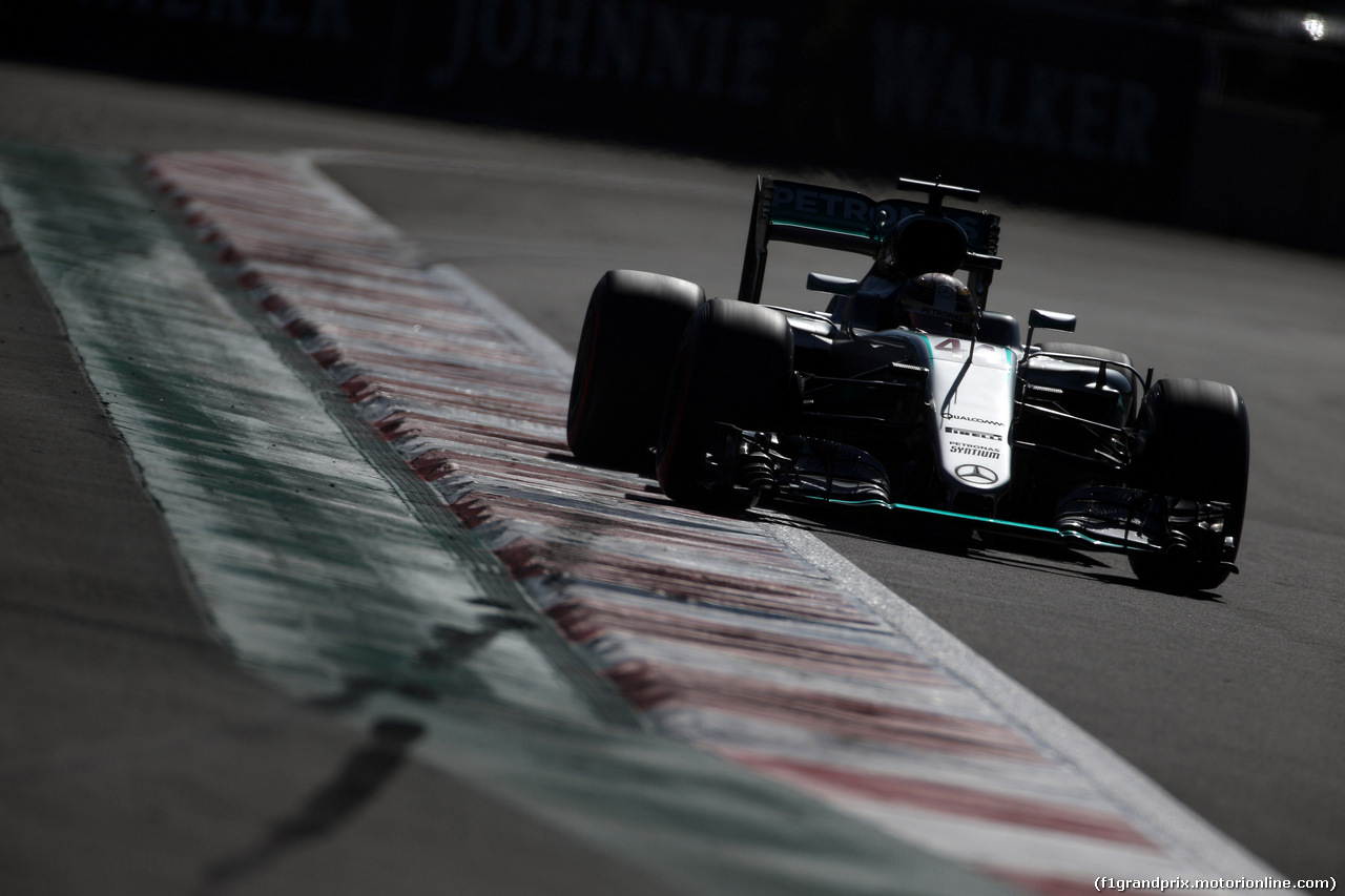 GP MESSICO, 29.10.2016 - Prove Libere 3, Lewis Hamilton (GBR) Mercedes AMG F1 W07 Hybrid