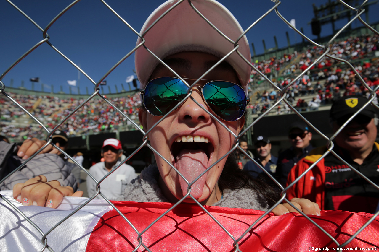 GP MESSICO, 29.10.2016 - Prove Libere 3, A fan.