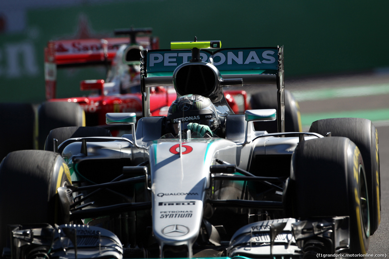 GP MESSICO, 29.10.2016 - Prove Libere 3, Nico Rosberg (GER) Mercedes AMG F1 W07 Hybrid e Sebastian Vettel (GER) Ferrari SF16-H
