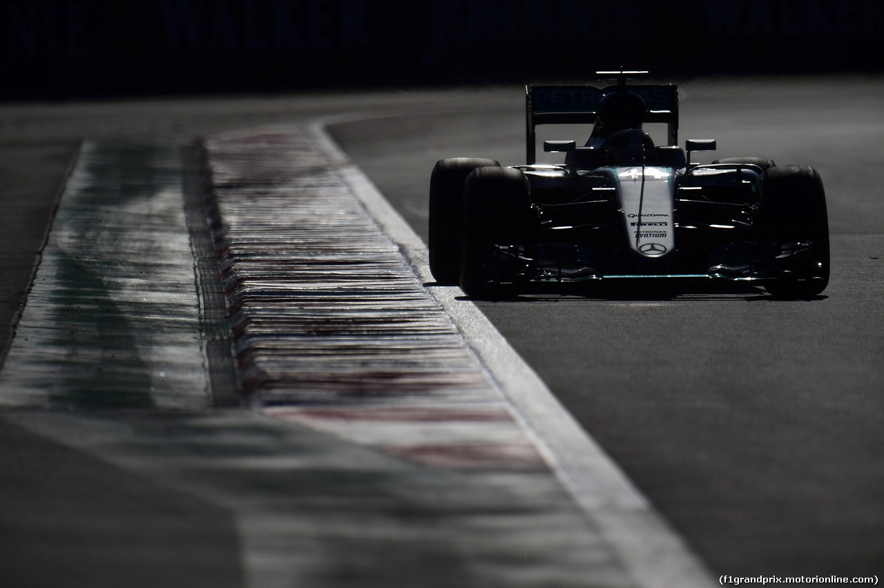 GP MESSICO, 29.10.2016 - Prove Libere 3, Lewis Hamilton (GBR) Mercedes AMG F1 W07 Hybrid