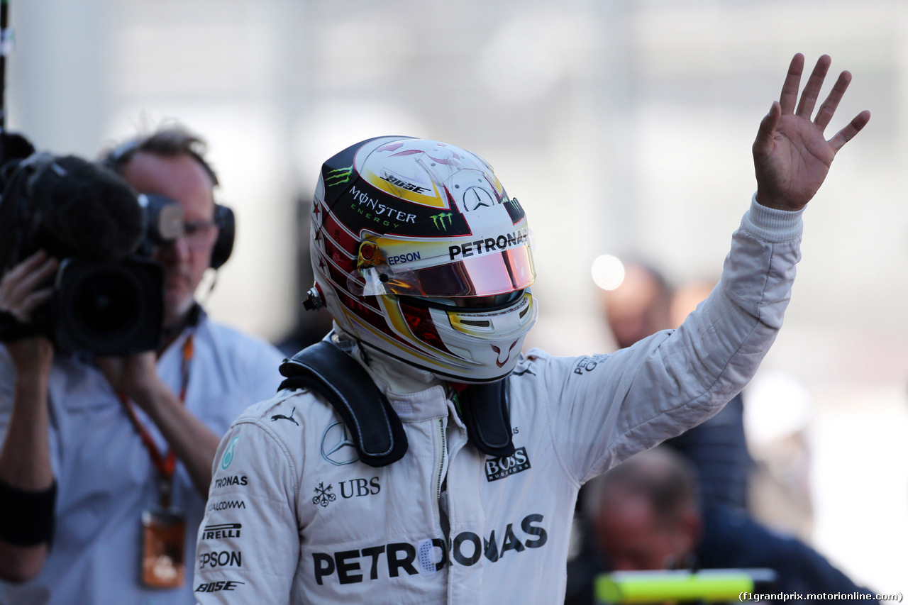 GP MESSICO, 29.10.2016 - Qualifiche, Lewis Hamilton (GBR) Mercedes AMG F1 W07 Hybrid pole position