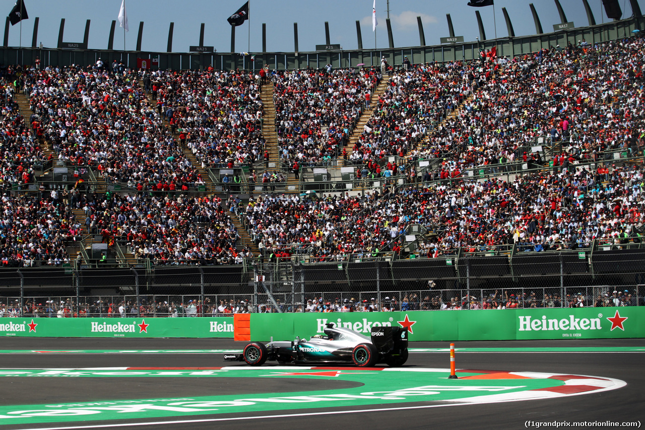 GP MESSICO, 29.10.2016 - Qualifiche, Lewis Hamilton (GBR) Mercedes AMG F1 W07 Hybrid