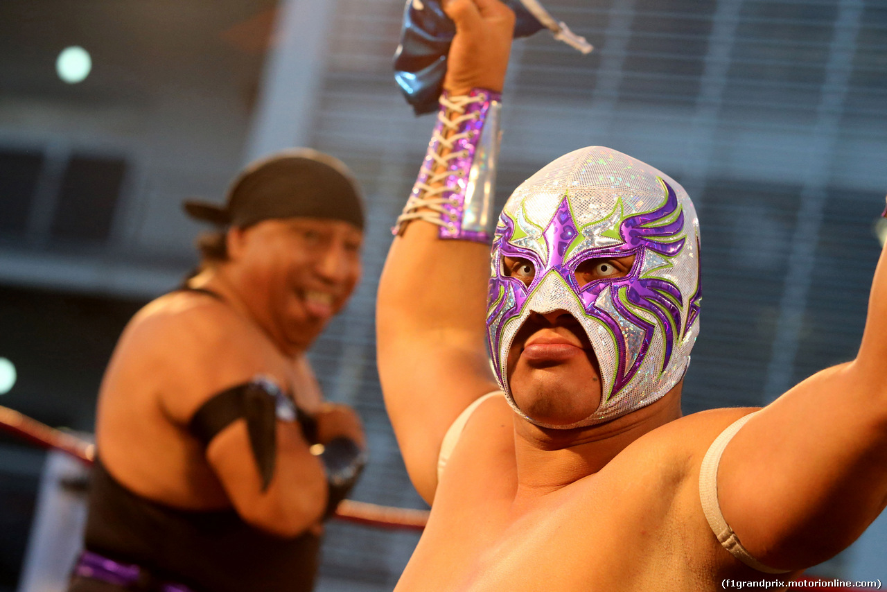 GP MESSICO, Mexican wrestlers in the paddock
27.10.2016.