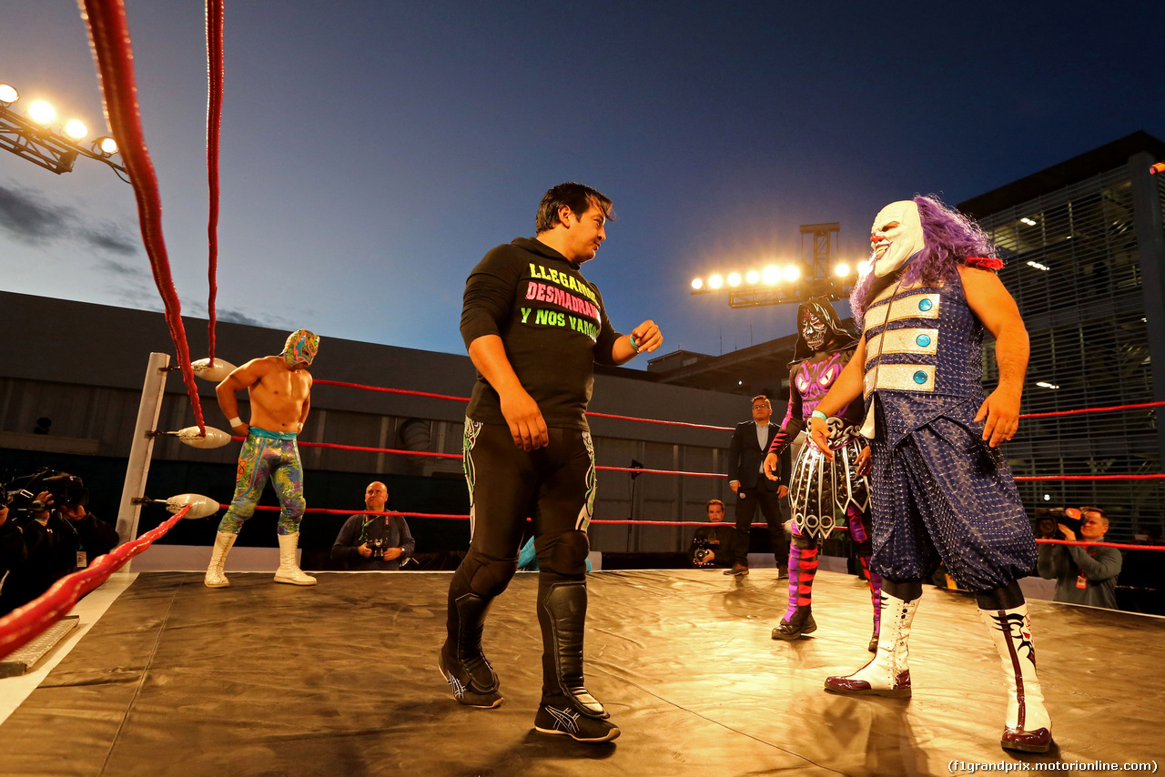 GP MESSICO, Mexican wrestlers in the paddock
27.10.2016.