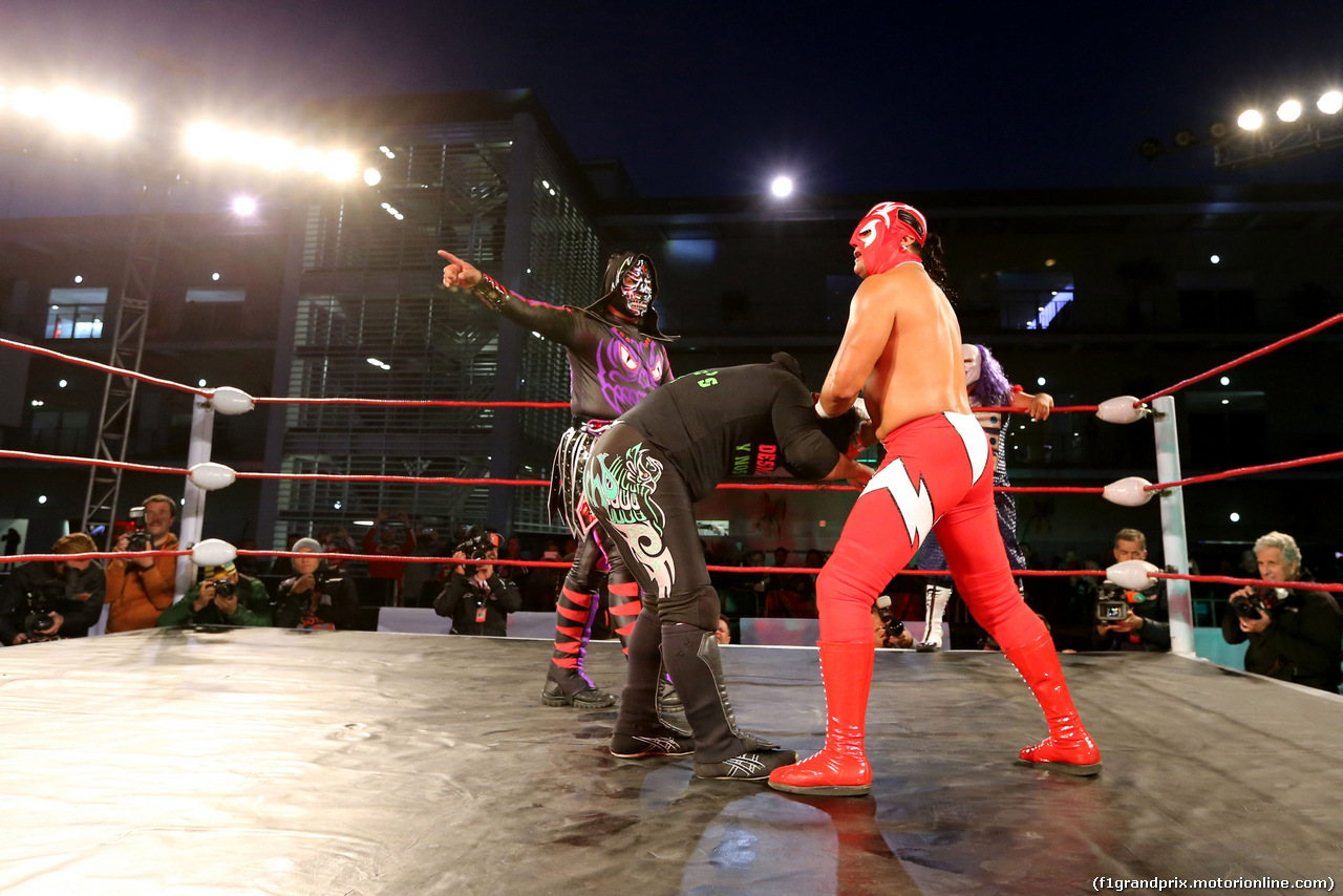 GP MESSICO, Mexican wrestlers in the paddock
27.10.2016.