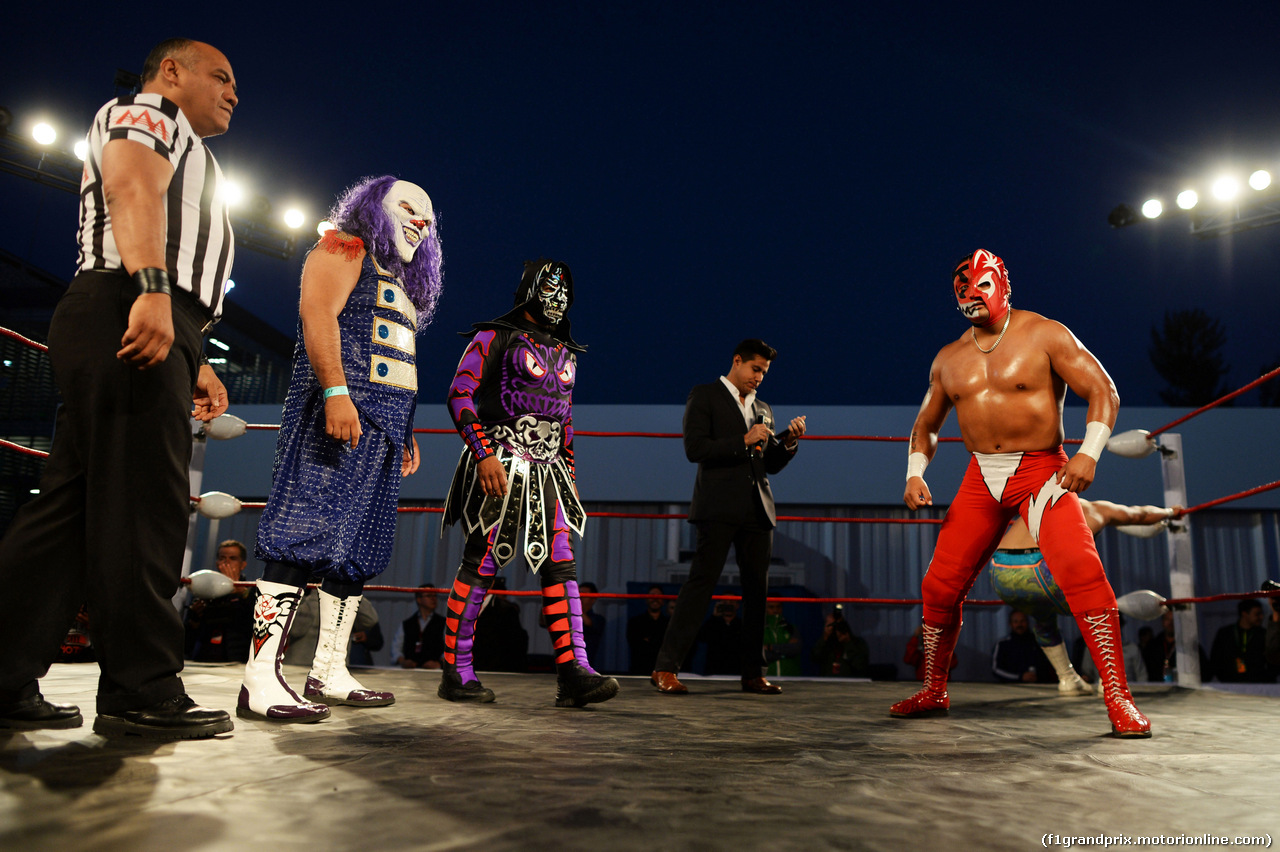 GP MESSICO, Lucha Libre wrestling in the paddock.
27.10.2016.