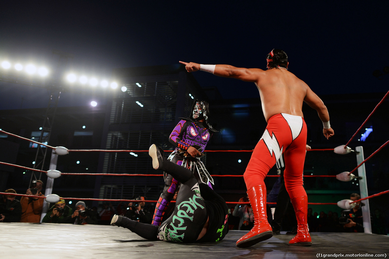 GP MESSICO, Lucha Libre wrestling in the paddock.
27.10.2016.