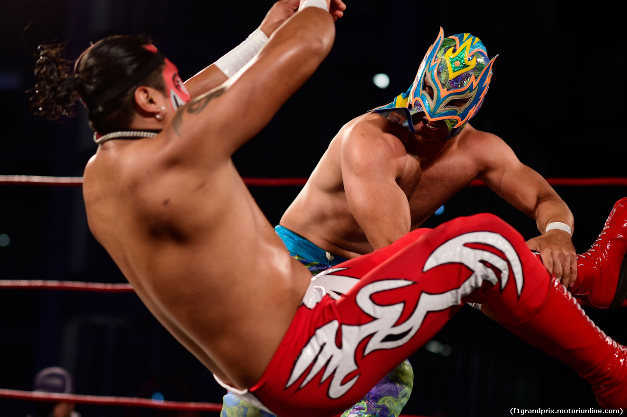 GP MESSICO, Lucha Libre wrestling in the paddock.
27.10.2016.