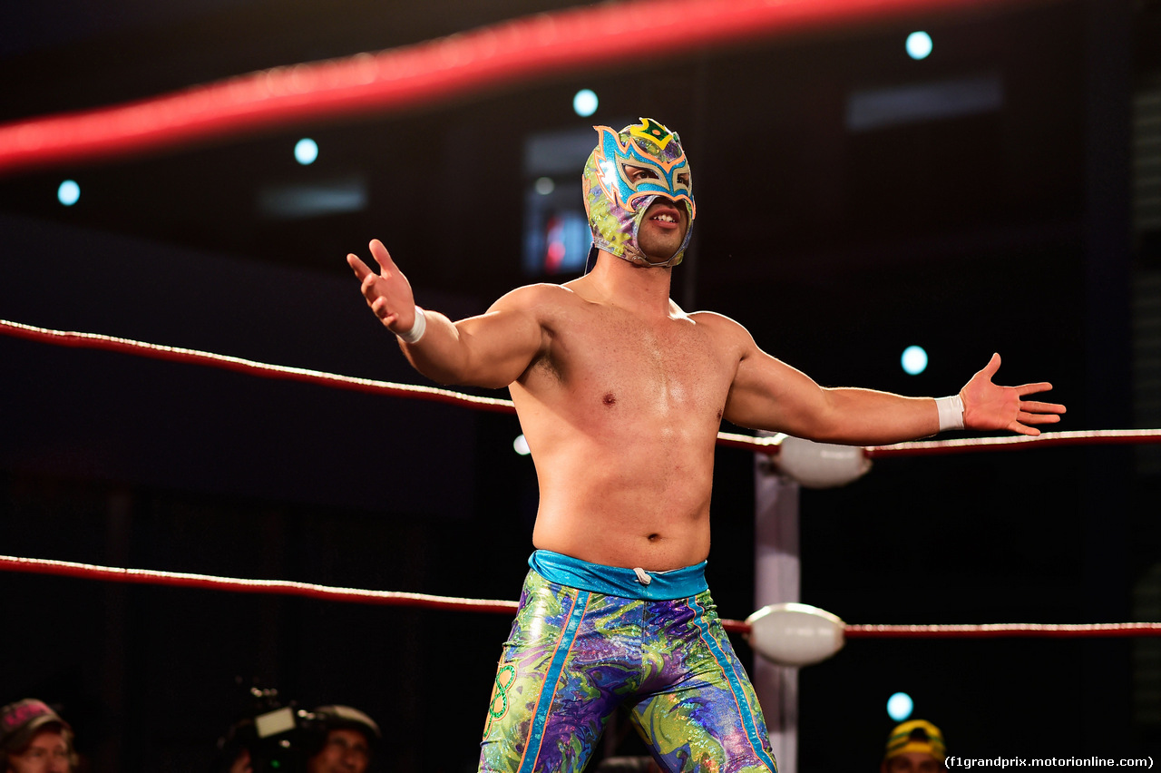 GP MESSICO, Lucha Libre wrestling in the paddock.
27.10.2016.