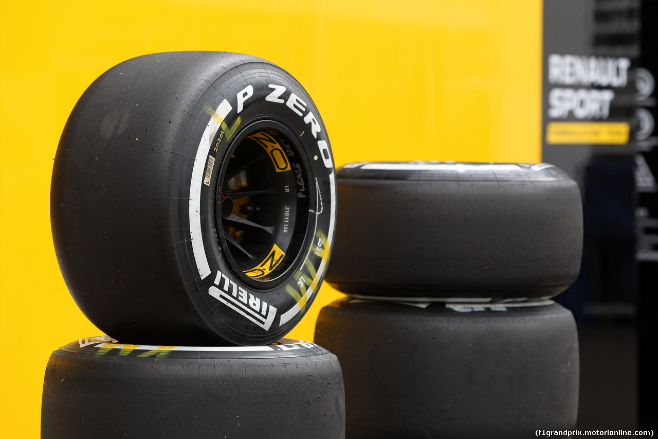 GP MESSICO, 28.10.2016 - Prove Libere 1, Pirelli Tyres e OZ Wheels