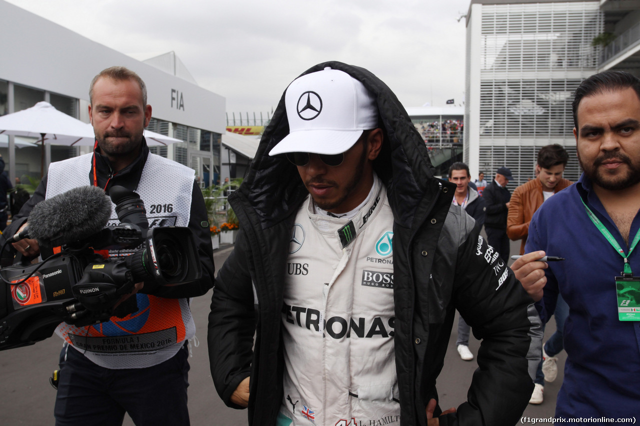 GP MESSICO, 28.10.2016 - Prove Libere 1, Lewis Hamilton (GBR) Mercedes AMG F1 W07 Hybrid
