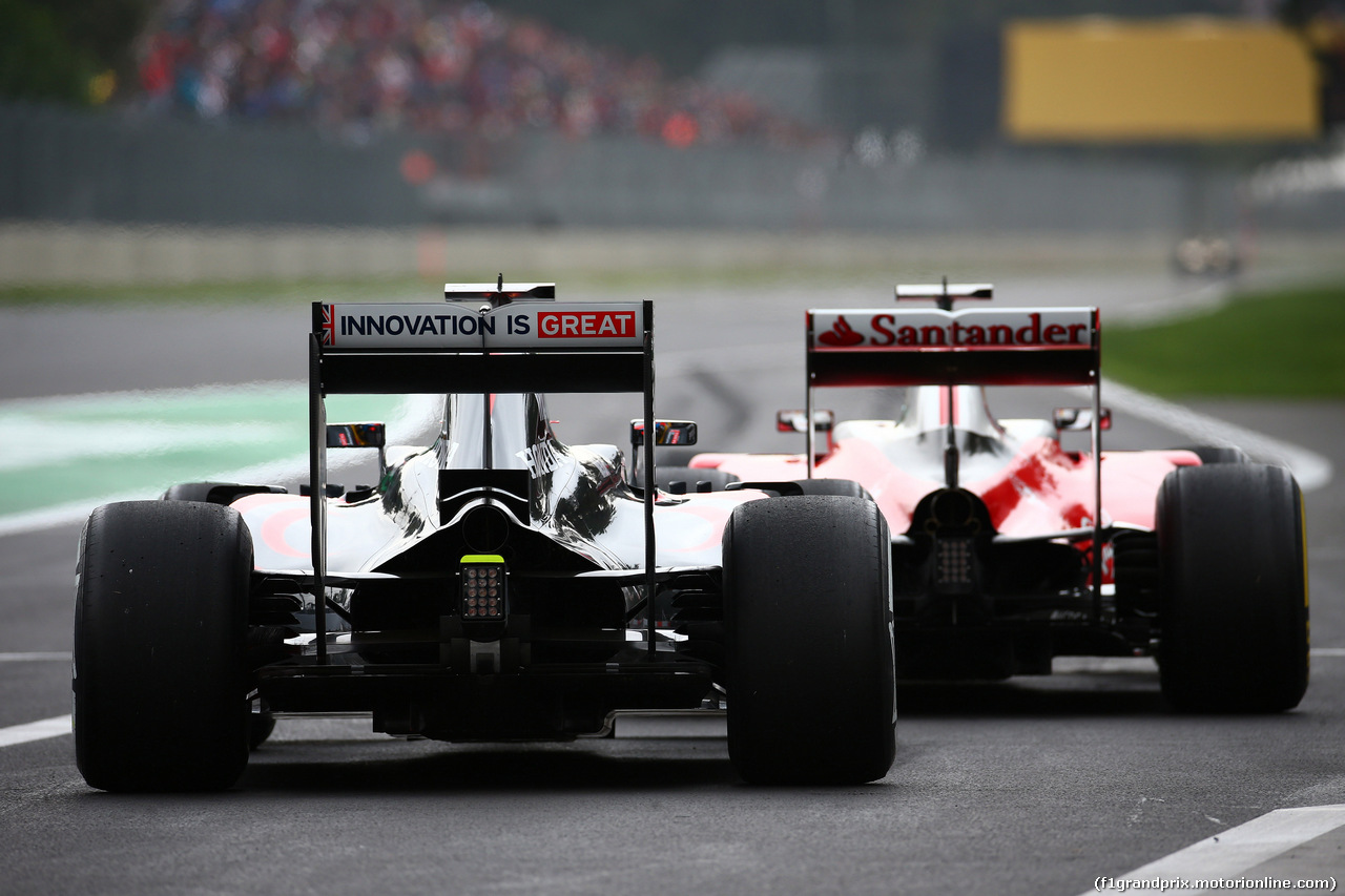 GP MESSICO, 28.10.2016 - Prove Libere 1, Fernando Alonso (ESP) McLaren Honda MP4-31 e Kimi Raikkonen (FIN) Ferrari SF16-H