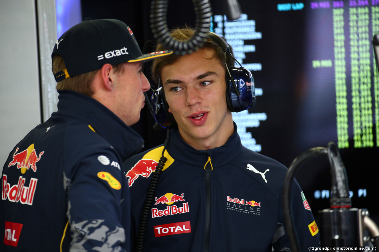 GP MESSICO, 28.10.2016 - Prove Libere 1, Max Verstappen (NED) Red Bull Racing RB12 e Pierre Gasly (FRA) Red Bull Racing RB12, Test Driver