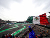 GP MESSICO, Sergio Perez (MEX) Sahara Force India F1 VJM09 e a fan with a Mexican flag.
28.10.2016.