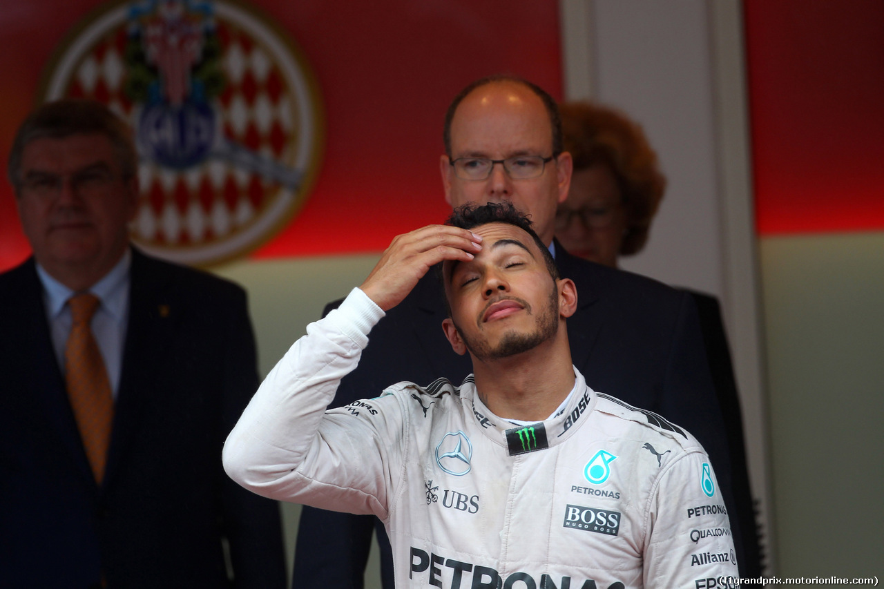 GP MONACO, 29.05.2016 - Gara, Lewis Hamilton (GBR) Mercedes AMG F1 W07 Hybrid vincitore e S.A.S. Prince Albert II