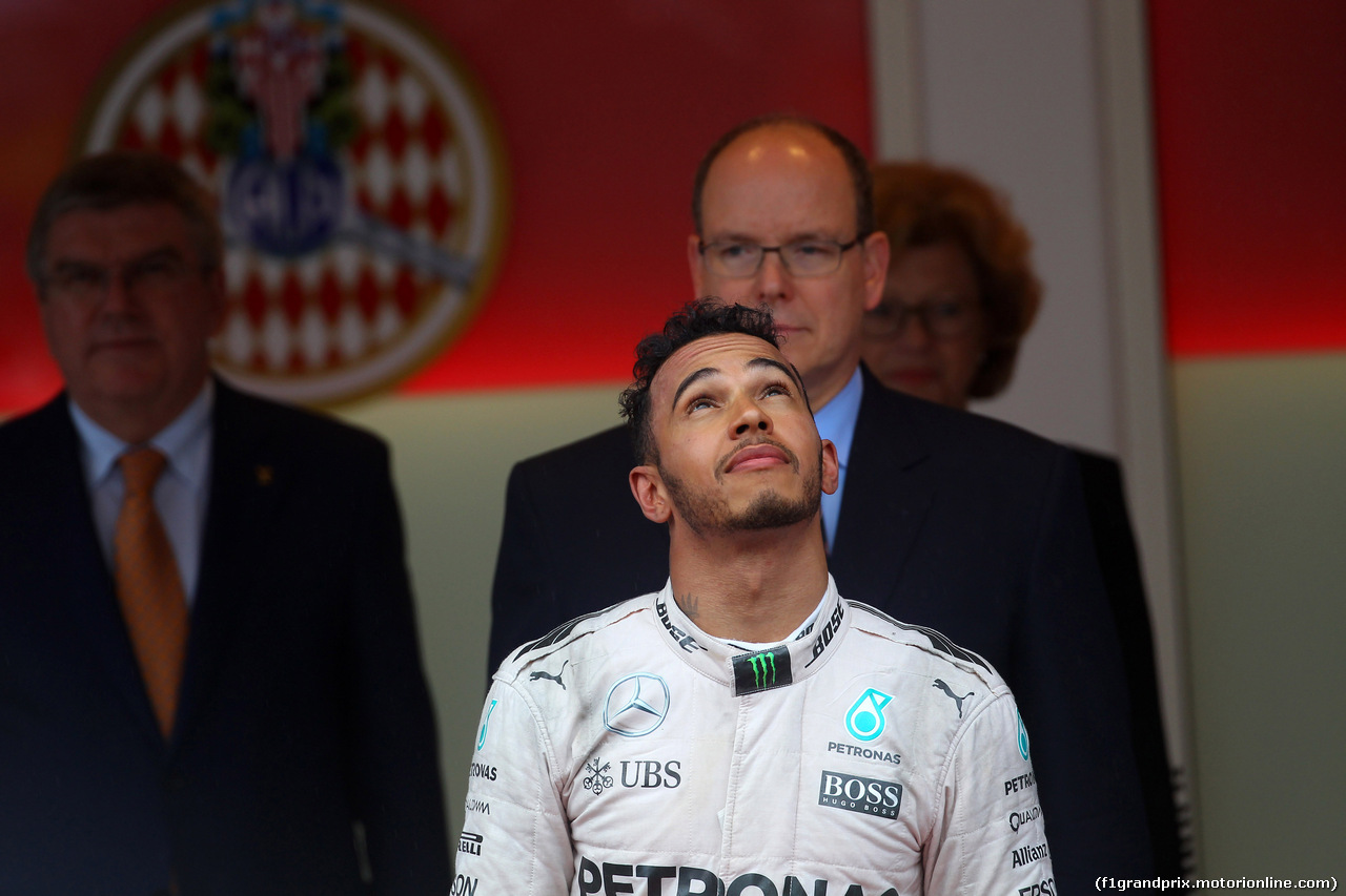 GP MONACO, 29.05.2016 - Gara, Lewis Hamilton (GBR) Mercedes AMG F1 W07 Hybrid vincitore e S.A.S. Prince Albert II
