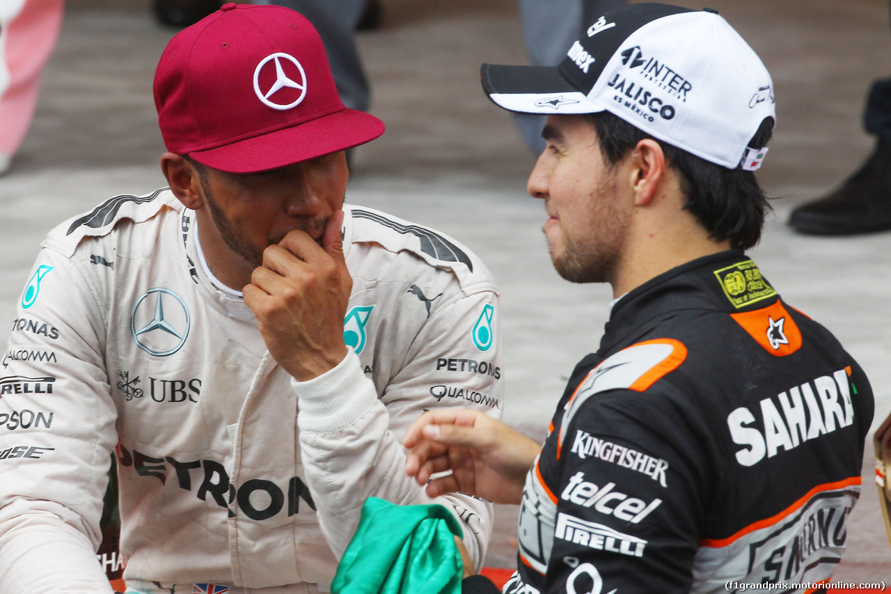 GP MONACO, 29.05.2016 - Gara, Lewis Hamilton (GBR) Mercedes AMG F1 W07 Hybrid vincitore e terzo Sergio Perez (MEX) Sahara Force India F1 VJM09