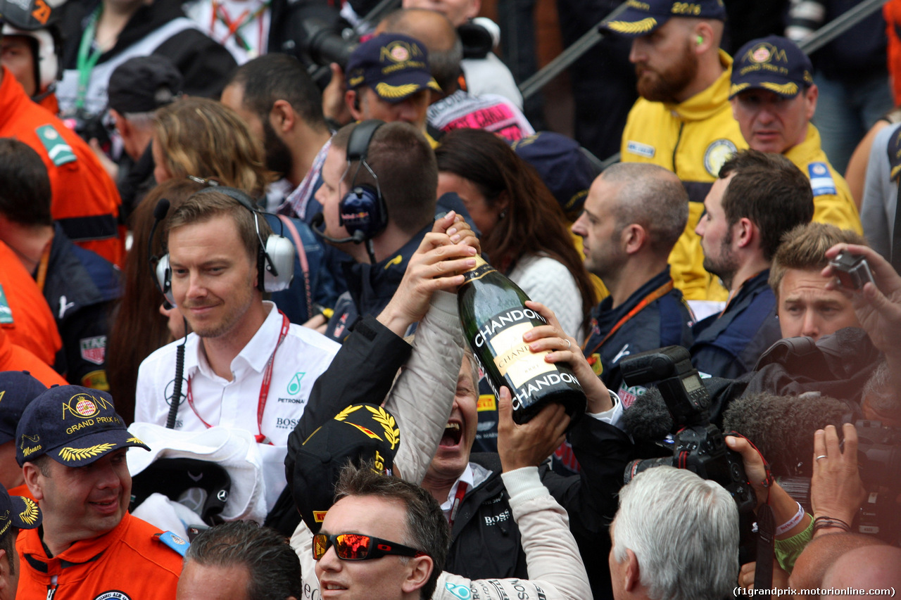 GP MONACO, 29.05.2016 - Gara, Lewis Hamilton (GBR) Mercedes AMG F1 W07 Hybrid vincitore