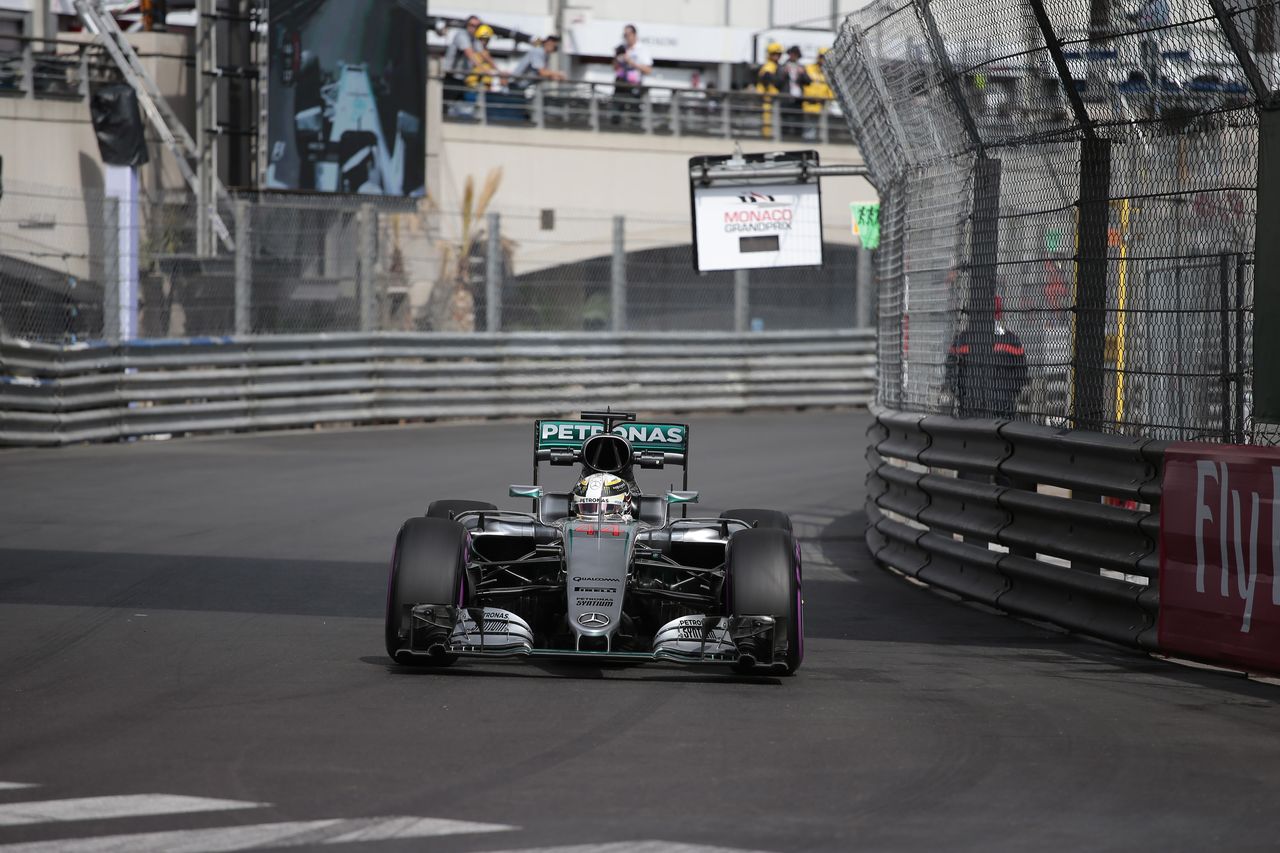GP MONACO, 26.05.2016 - Prove Libere 1, Lewis Hamilton (GBR) Mercedes AMG F1 W07 Hybrid