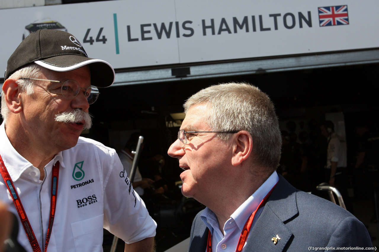 GP MONACO, 28.05.2016 - Prove Libere 3, (L-R) Dr. Dieter Zetsche, Chairman of Daimler e Thomas Bach (GER) President of the International Olympic Committee