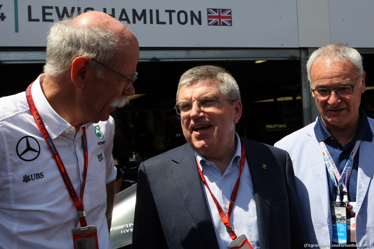 GP MONACO, 28.05.2016 - Prove Libere 3, (L-R) Dr. Dieter Zetsche, Chairman of Daimler, Thomas Bach (GER) President of the International Olympic Committee e Claudio Ranieri (ITA) Leicester City Manager
