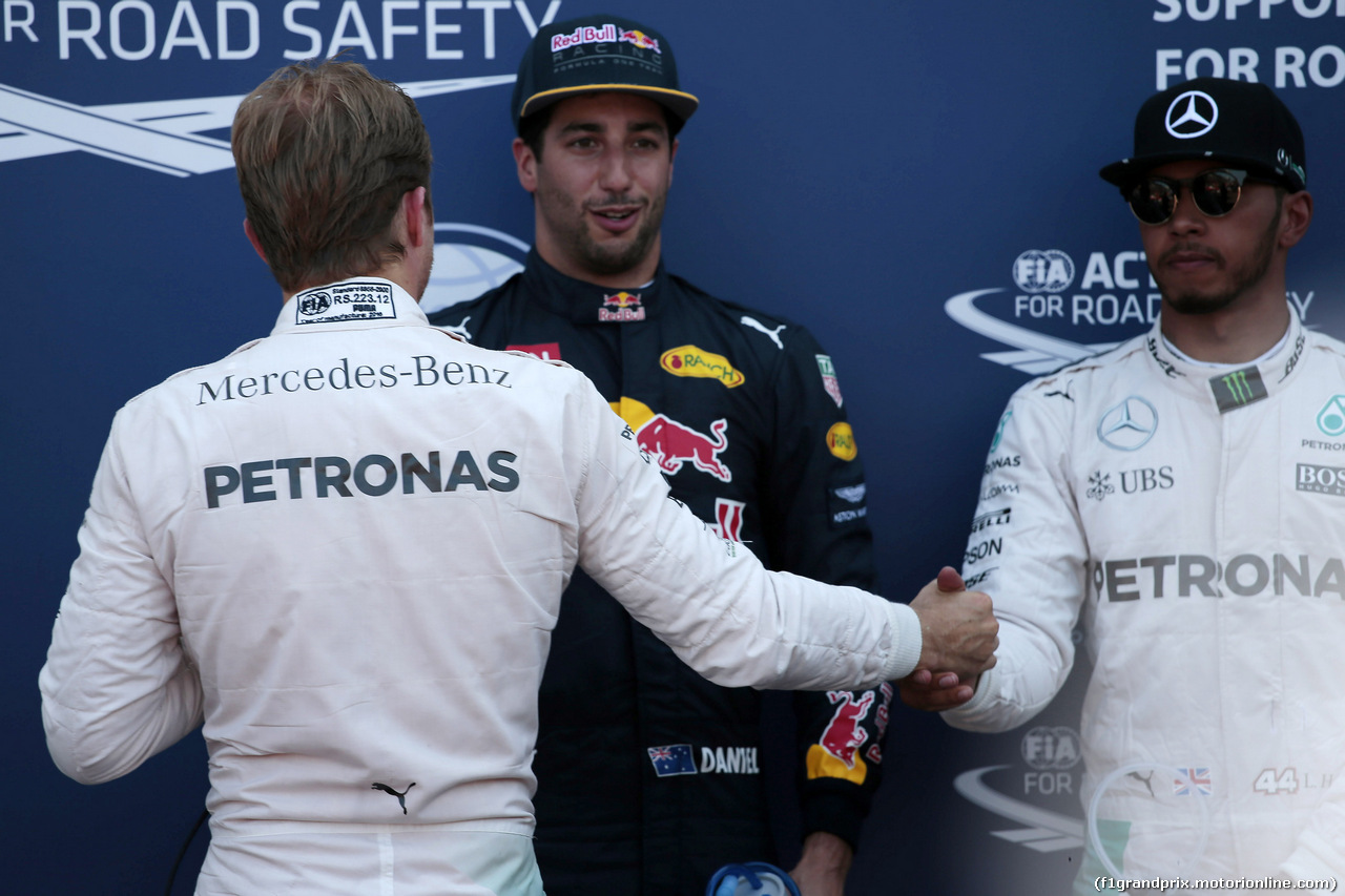 GP MONACO, 28.05.2016 - Qualifiche, secondo Nico Rosberg (GER) Mercedes AMG F1 W07 Hybrid, Daniel Ricciardo (AUS) Red Bull Racing RB12 pole position e terzo Lewis Hamilton (GBR) Mercedes AMG F1 W07 Hybrid
