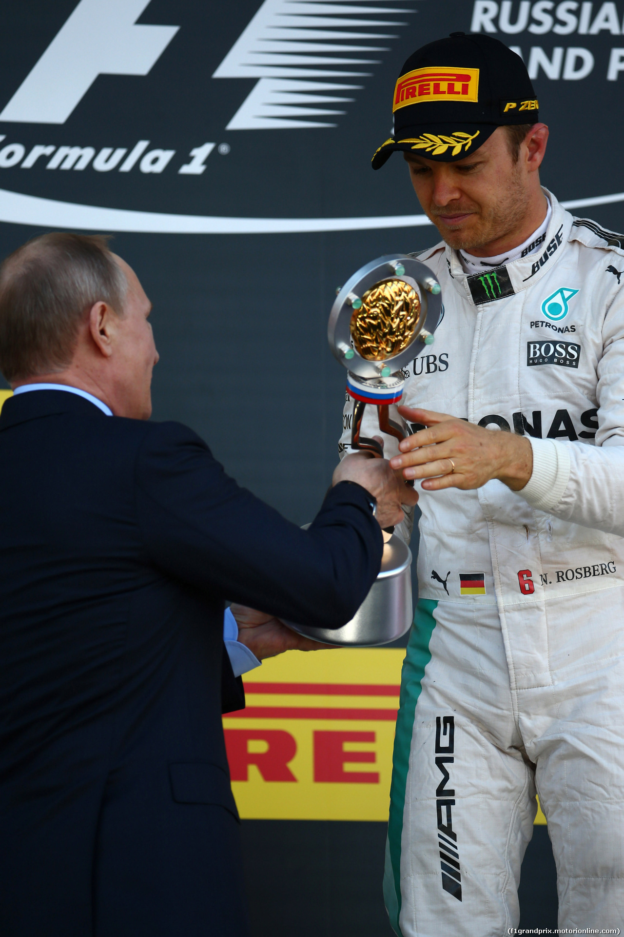 GP RUSSIA, 01.05.2016 - Gara, Nico Rosberg (GER) Mercedes AMG F1 W07 Hybrid vincitore e Vladimir Putin (RUS) Russian President