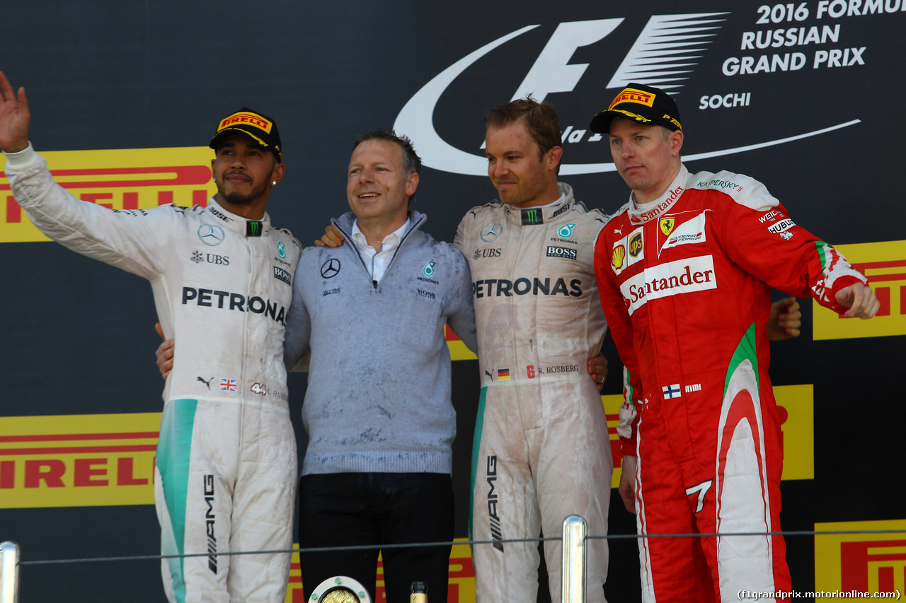 GP RUSSIA, 01.05.2016 - Gara, 1st position Nico Rosberg (GER) Mercedes AMG F1 W07 Hybrid, secondo Lewis Hamilton (GBR) Mercedes AMG F1 W07 Hybrid e terzo Kimi Raikkonen (FIN) Ferrari SF16-H
