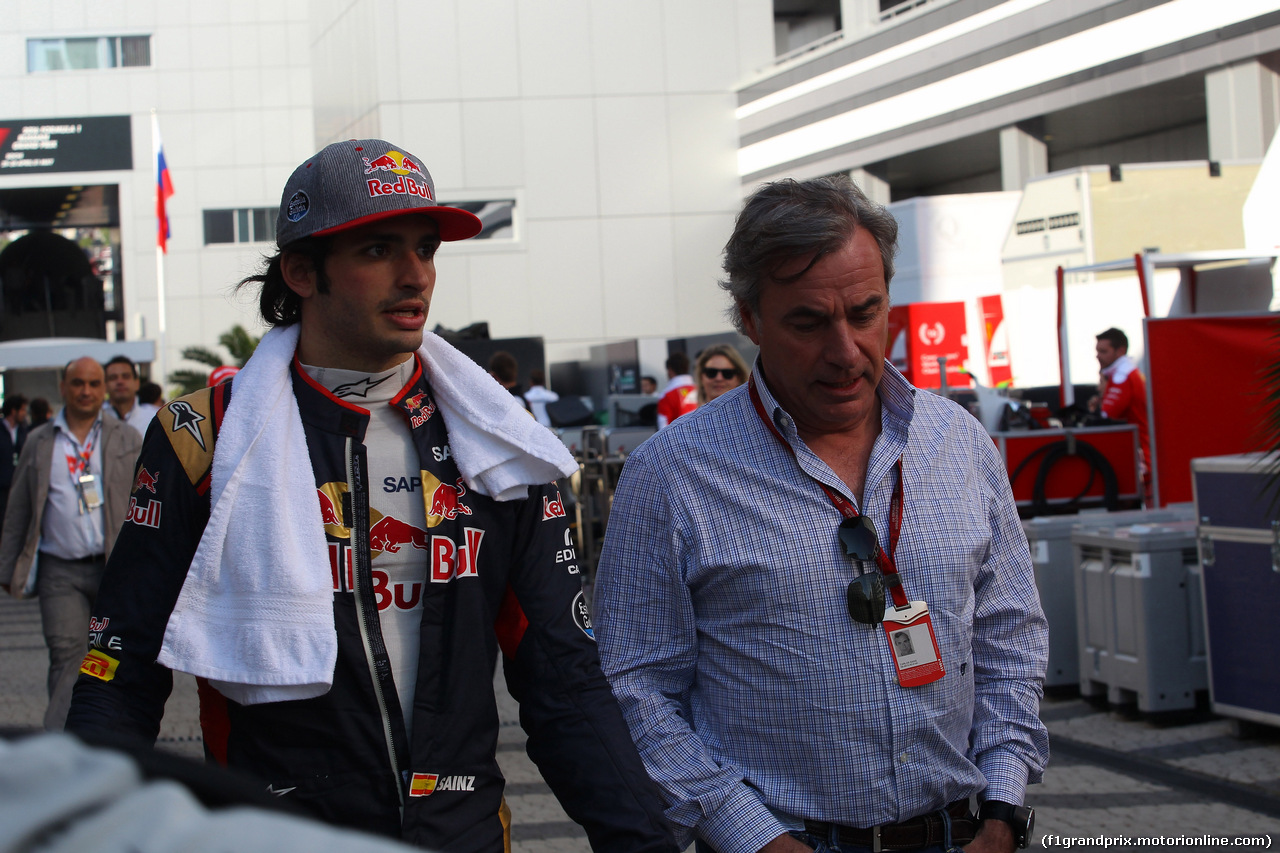 GP RUSSIA, 01.05.2016 - Gara, Carlos Sainz Jr (ESP) Scuderia Toro Rosso STR11 e his father Carlos Sainz Jr (ESP)