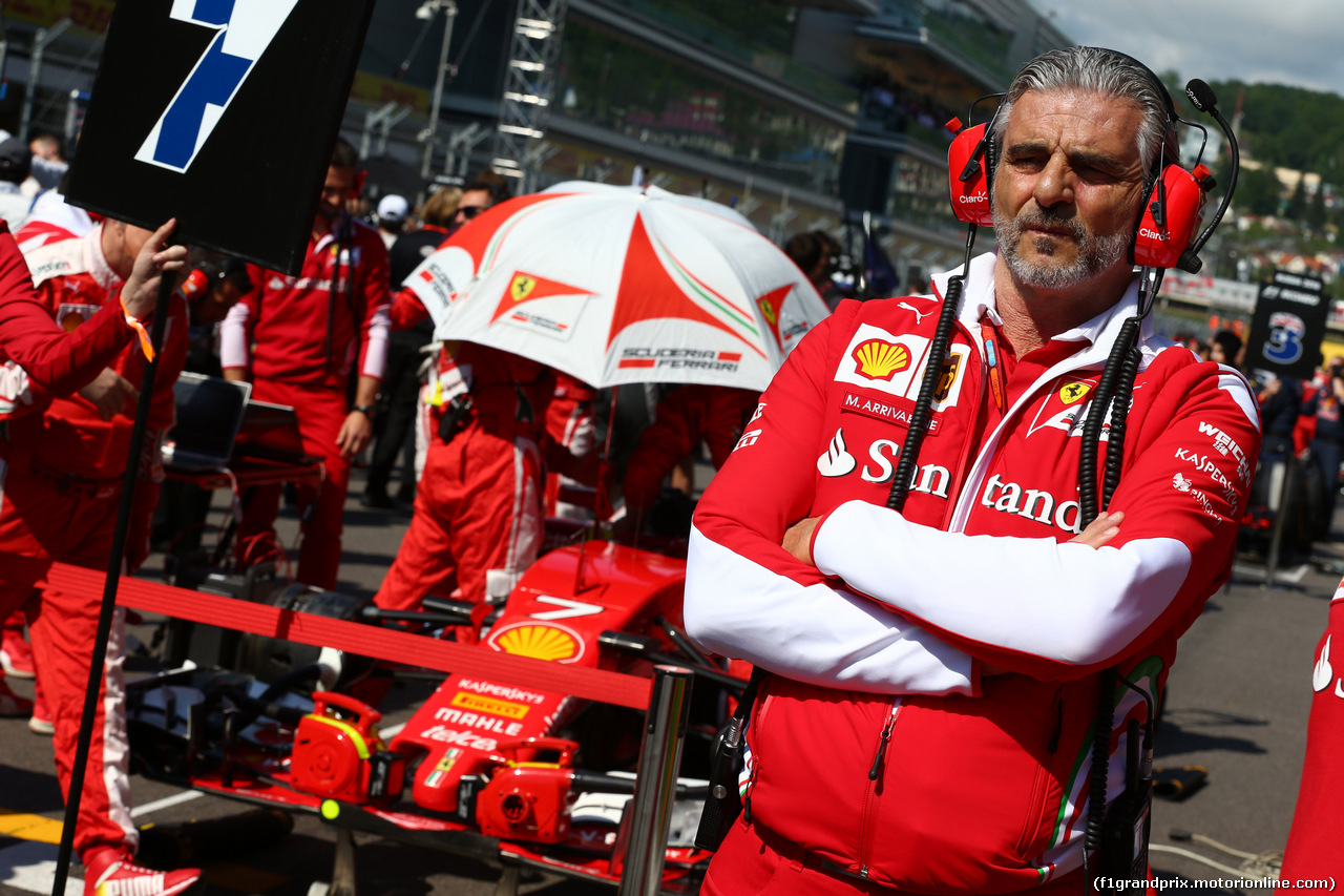 GP RUSSIA, 01.05.2016 - Gara, Kimi Raikkonen (FIN) Ferrari SF16-H e Maurizio Arrivabene (ITA) Ferrari Team Principal