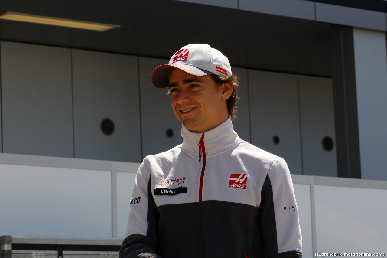 GP RUSSIA, 28.04.2016 - Esteban Gutierrez (MEX) Haas F1 Team VF-16