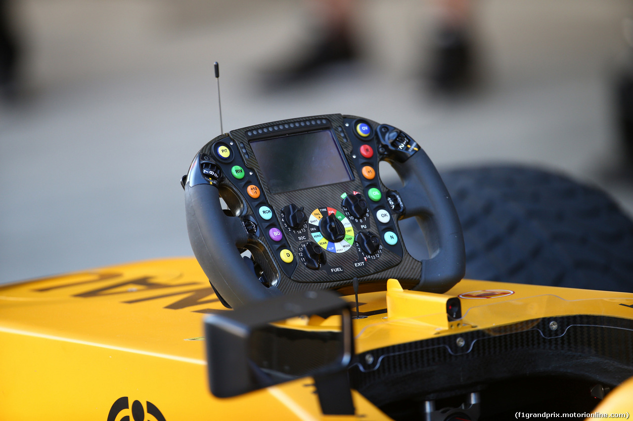 GP RUSSIA, 28.04.2016 - Renault Sport F1 Team RS16 steering wheel