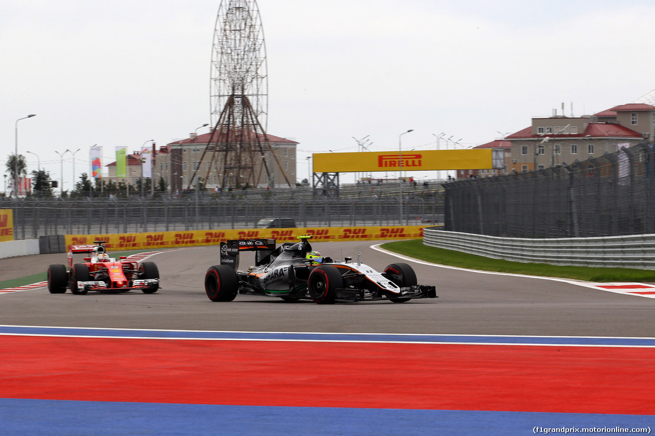 GP RUSSIA, 30.04.2016 - Prove Libere 3, Sebastian Vettel (GER) Ferrari SF16-H e Sergio Perez (MEX) Sahara Force India F1 VJM09